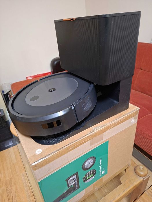 Roomba Combo j5+ робот за почистване