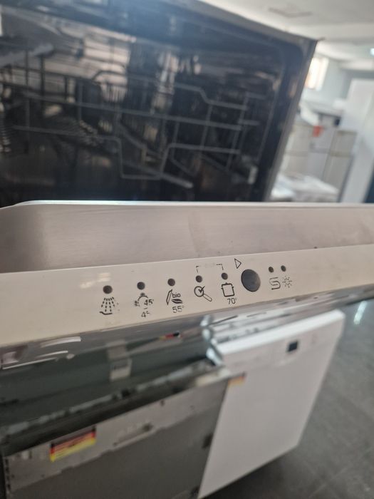 Съдомиялна за вграждане Whirlpool A++ 12 комплекта