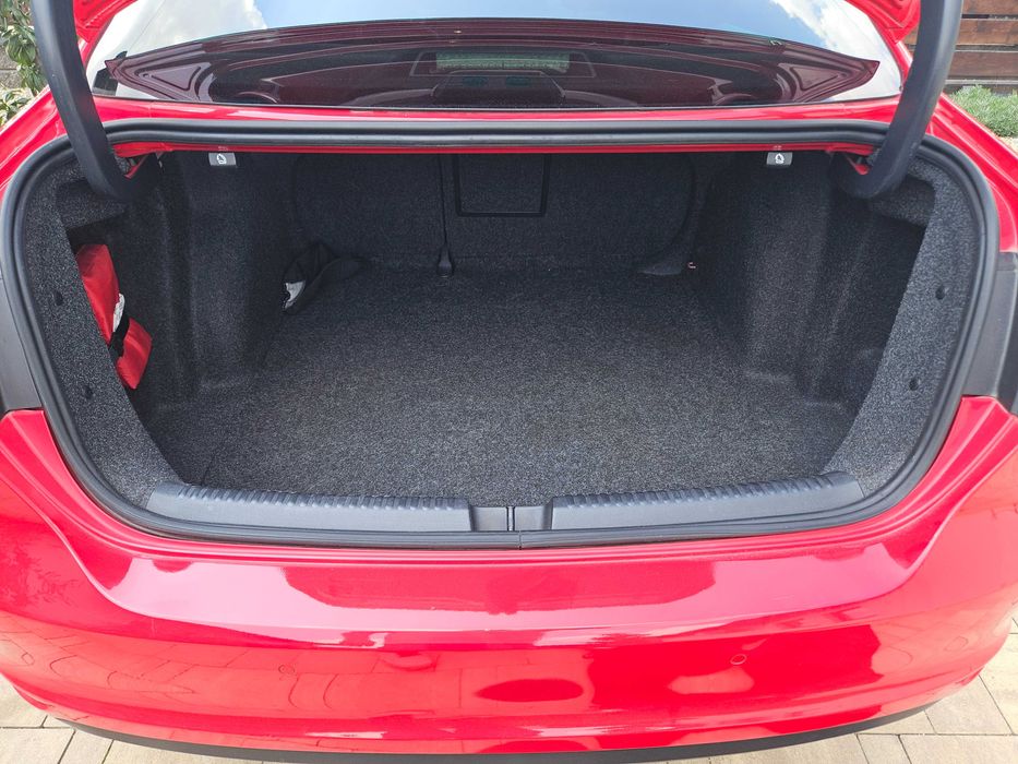 VOLKSWAGEN Jetta 2013 — imagine 3