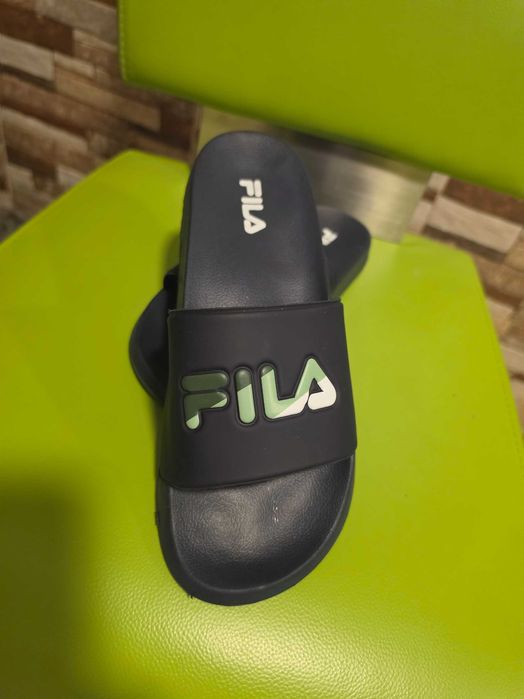 Slapi Fila noi adusi din Elvetia