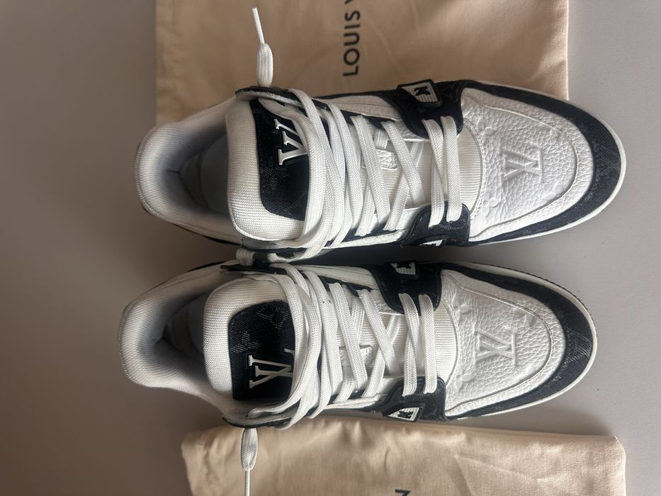 Lv trainers black/white