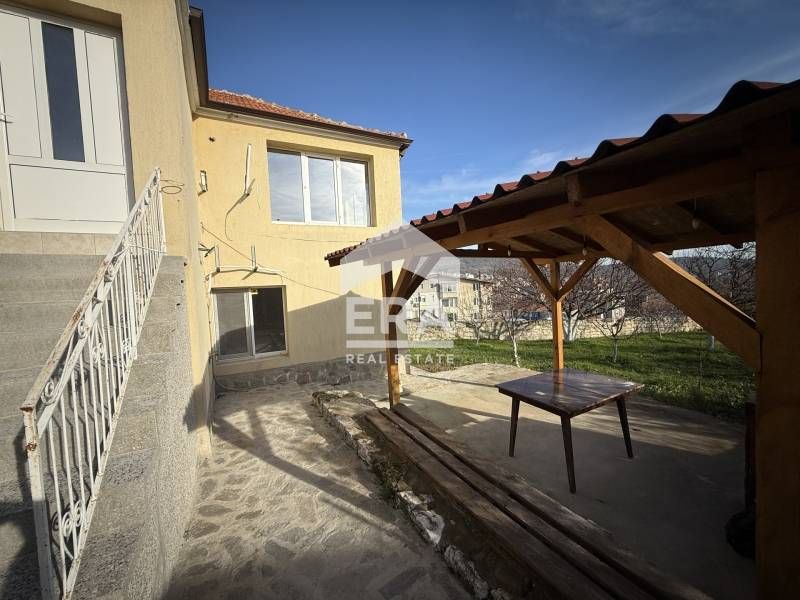 Двустаен, завършен до ключ апартамент за продажба, юг/запад, в близост