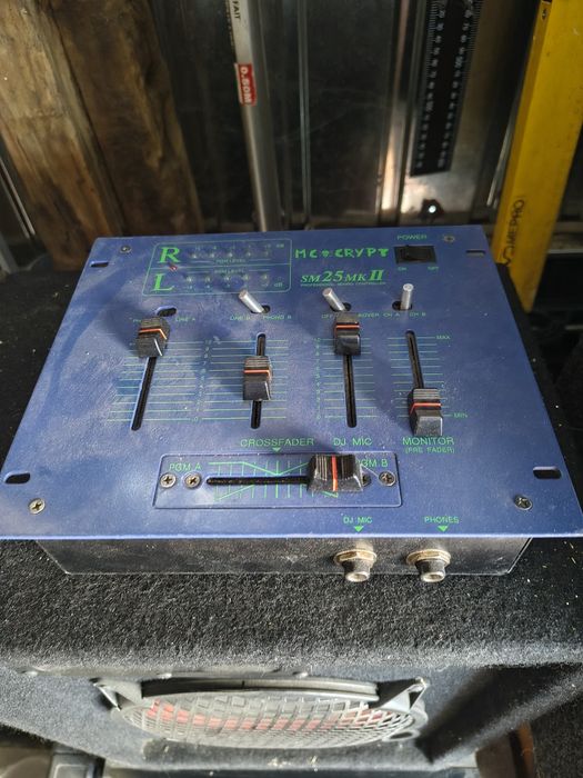 Vând boxe și amplificator