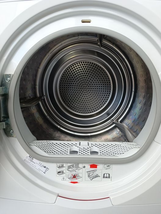 Сушилня с Термопомпа AEG 8000 8кг А+++