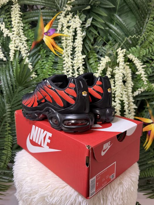 Nike Air Max Plus TN Black Red