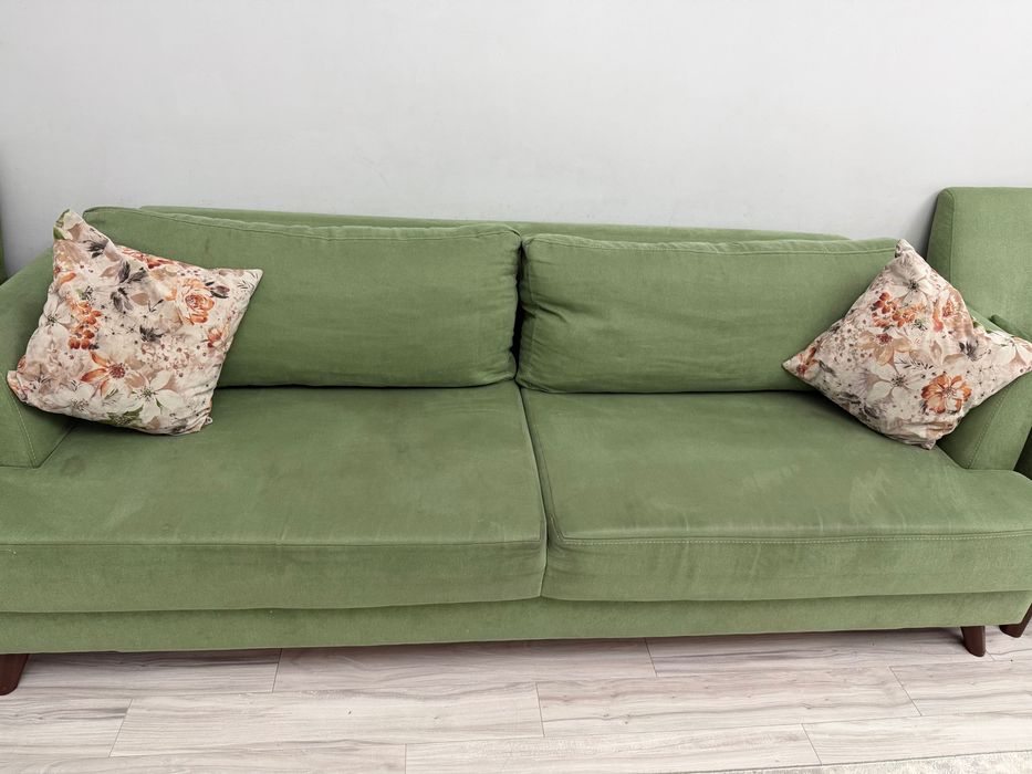 Продам диван с креслами