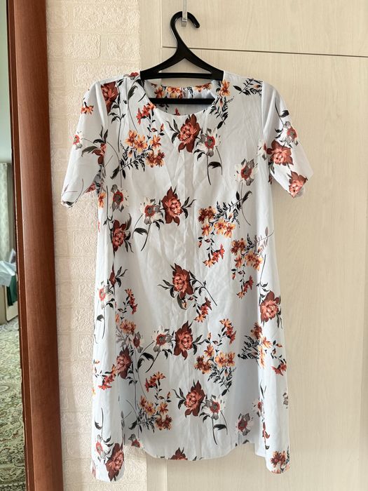 Продам платья, каждое за 2000 тг.
