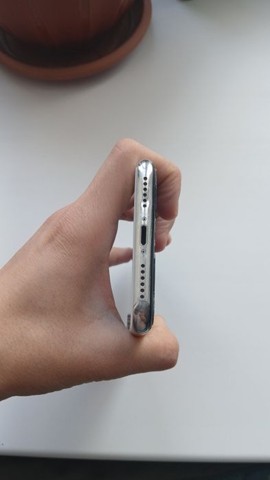 Продам айфон Х белый