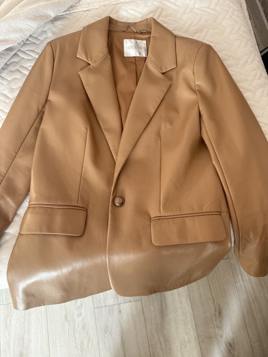 Дамски кожен блейзер GUESS –  кожен, цвят камел, размер XS