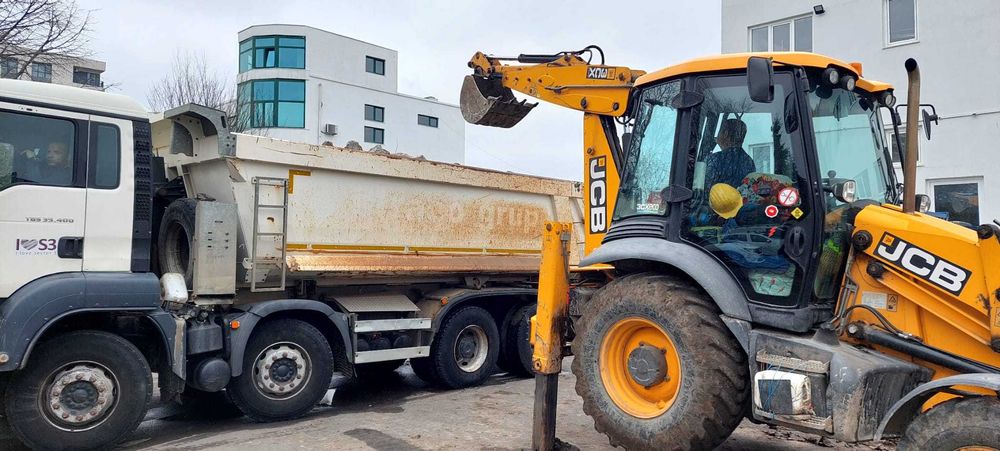 inchiriez buldoexcavator , picon , sapaturi , demolari