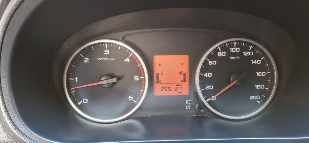 Vând Mitsubishi L200 din 2016  4×4 în stare bună