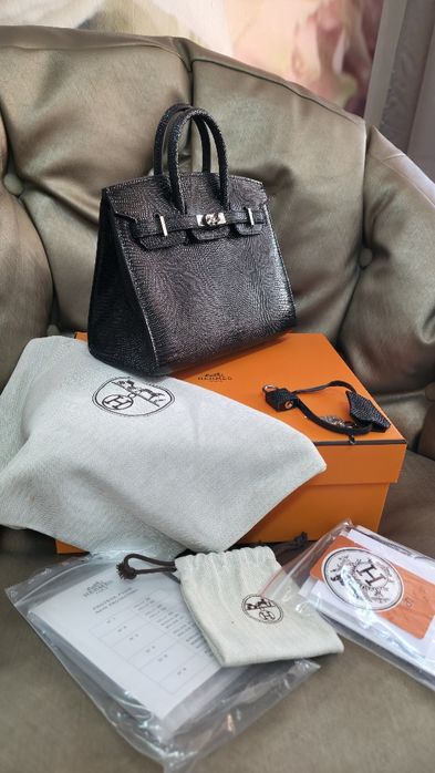 Чанта Hermes birkin 20 кожа от гущер налична