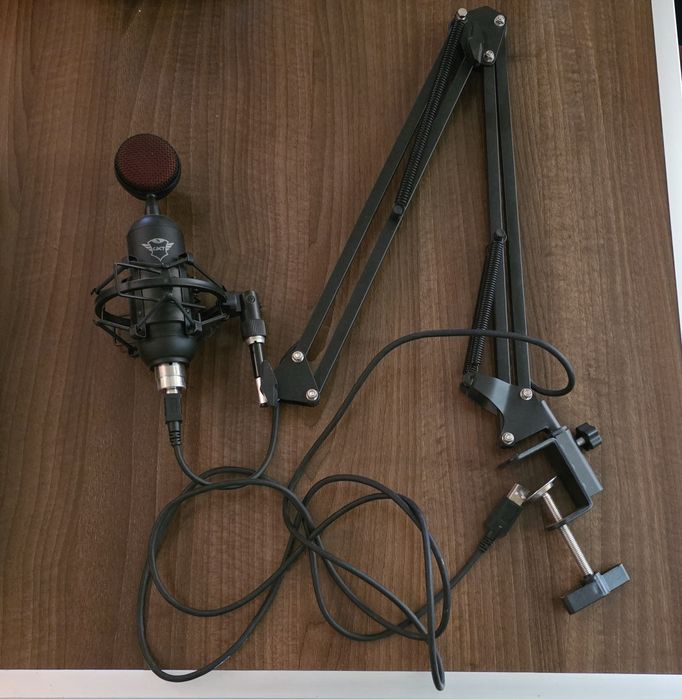 Микрофон Trust GXT 244 Buzz Streaming + стойка