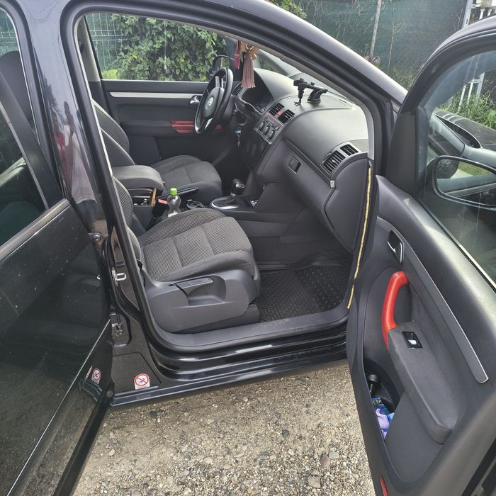Volkswagen Touran 2.0 140 cp 2005