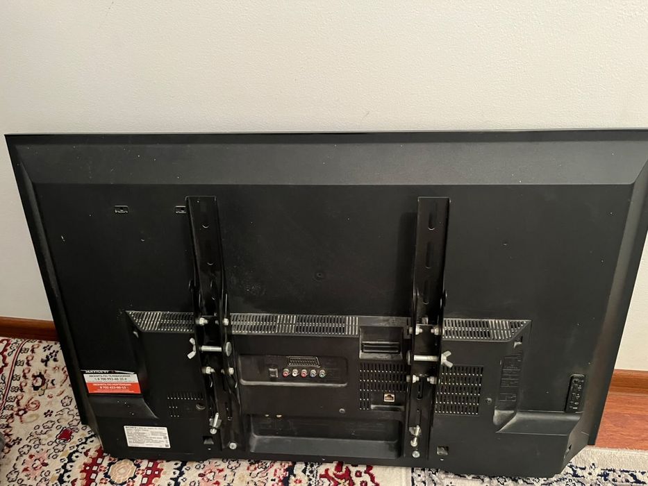 Телевизор Sony в хорошем состоянии