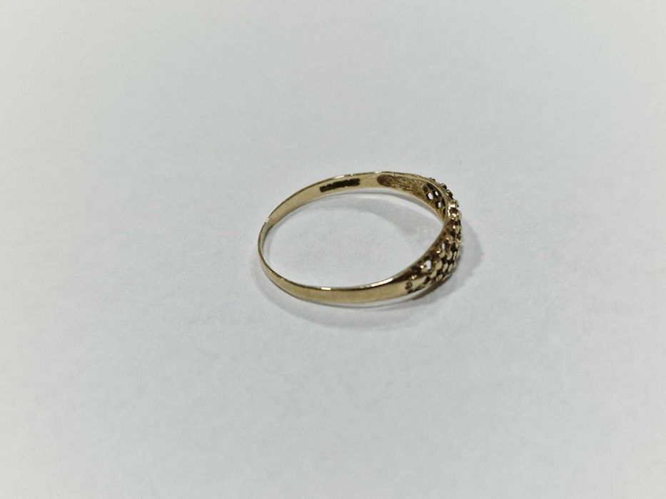 Дамски златен 9 каратов пръстен 375 / 0,82 гр.