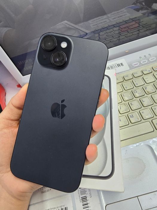 Продам Айфон 15 128gb