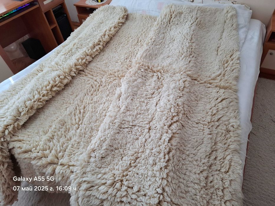 Китеник естествена вълна. Размер 2,85 на 2,15 метра. Нов, неизползван.