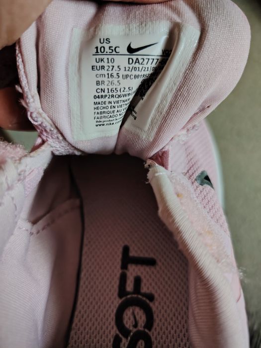 Adidași Nike fetiță Nr 27 amândouă 85 lei