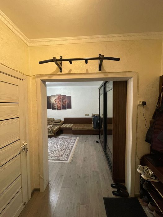 Турник настенный