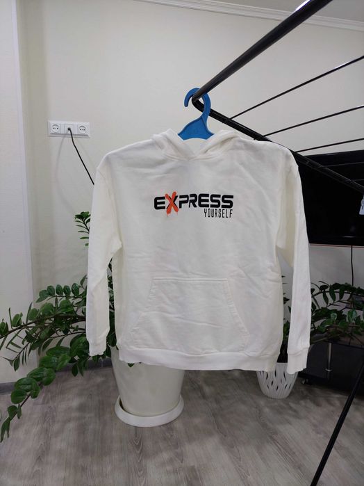 Худи на девочек  б/у в отличном состоянии