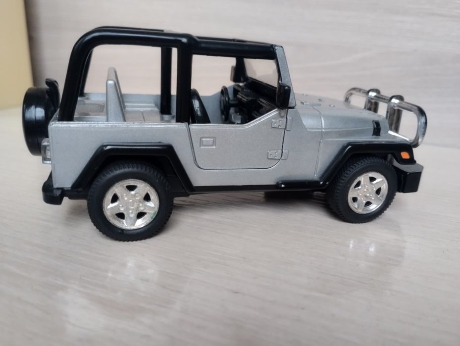 Игрушки машинки металлические