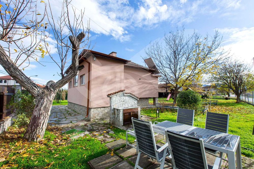 Къща в с. Оризари