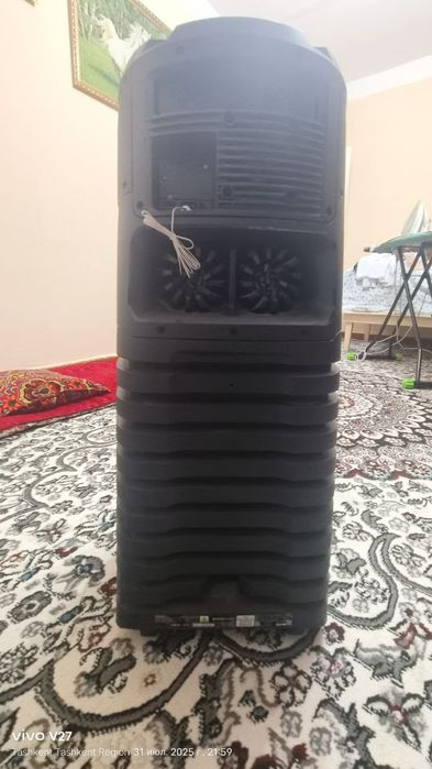 Отлично колонка блутс всё есть