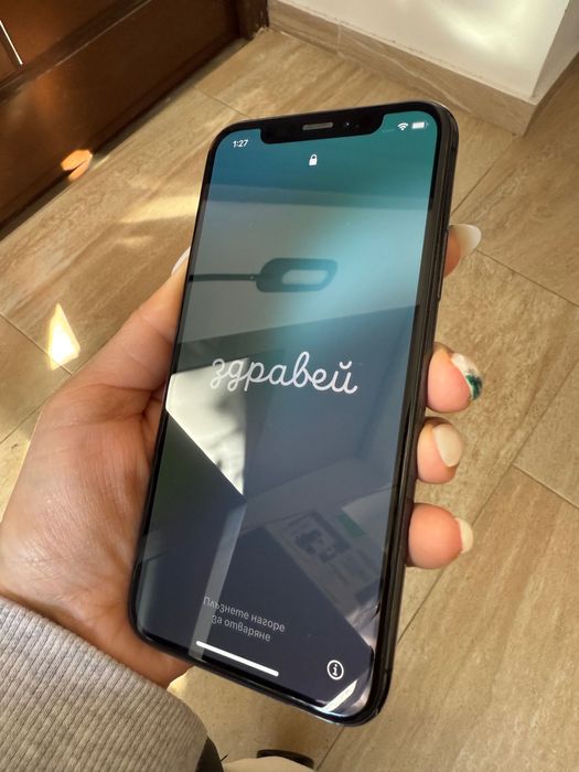 iPhone XS 64 GB (space gray) с подарък кейс и кабел