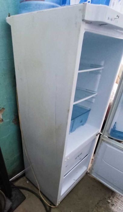 Продам Двухкамерный холодильник