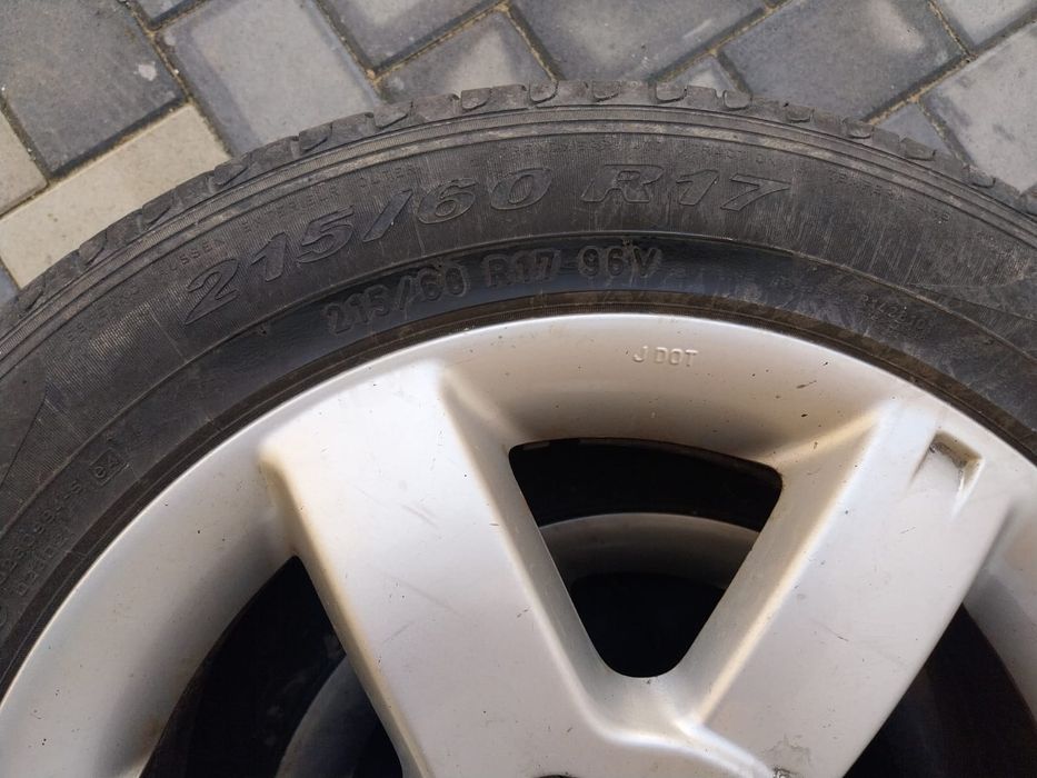 De vânzare cauciucuri plus geante