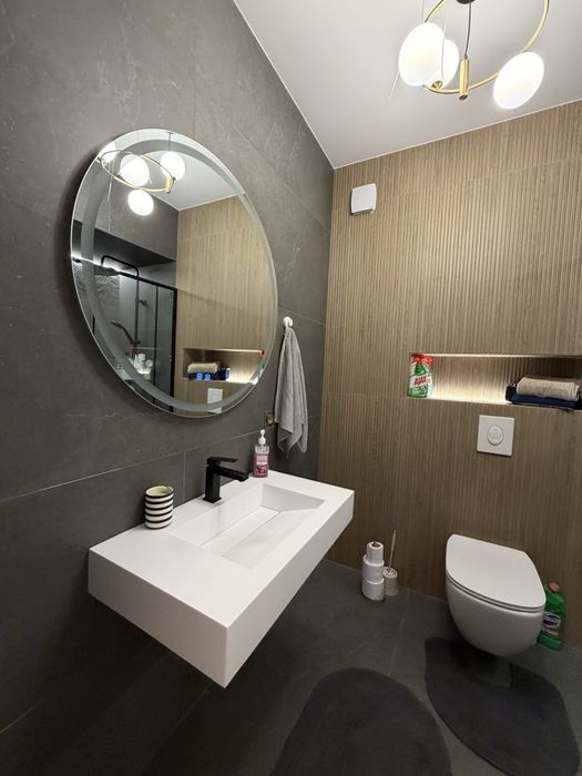 Inchiriez apartament
