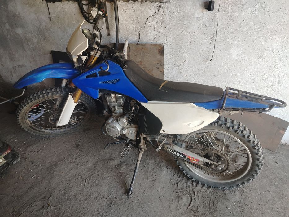 Продам мотоцикл эндуро 250 куб