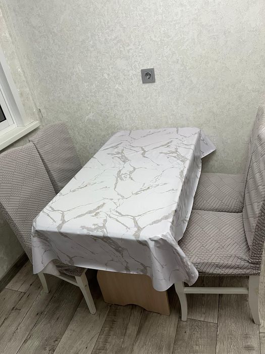 Прлдается стол и стулья все вместе 25 тыс.