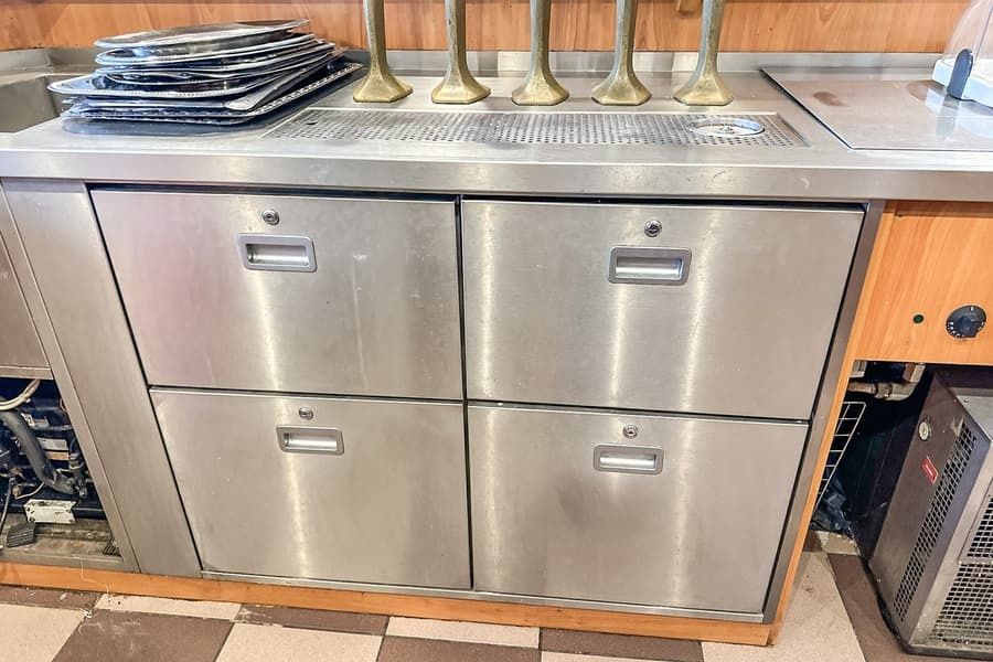 Bar complet cu agregat de răcire