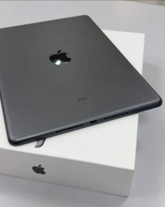 Apple iPad 9 Айфон идеал состояние с документами