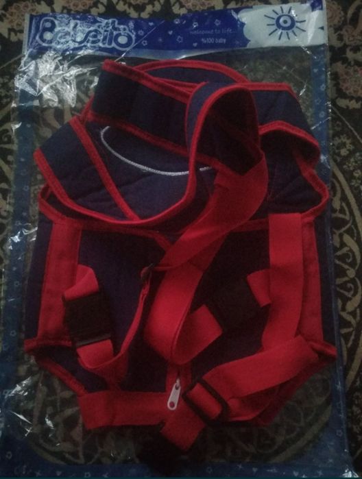 Bolalar uchun 2/1da kenguru va sumkasi bilan birga holati yaxshi