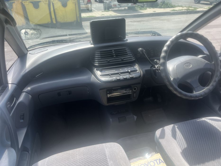 Toyota Estima lusilda 1993 год