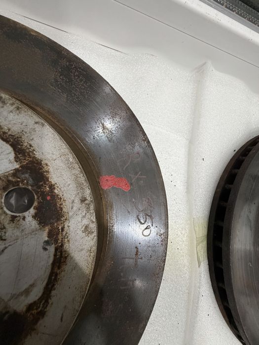 Продам Тормозные диски на лексус