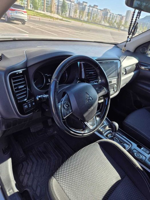 Mitsubishi Outlander 2020 г