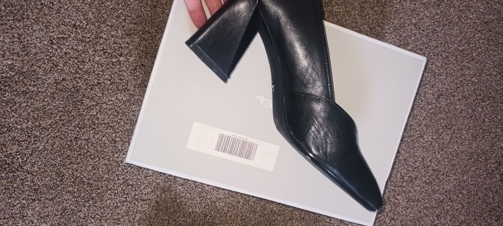 Обувки на марката  Тамарис