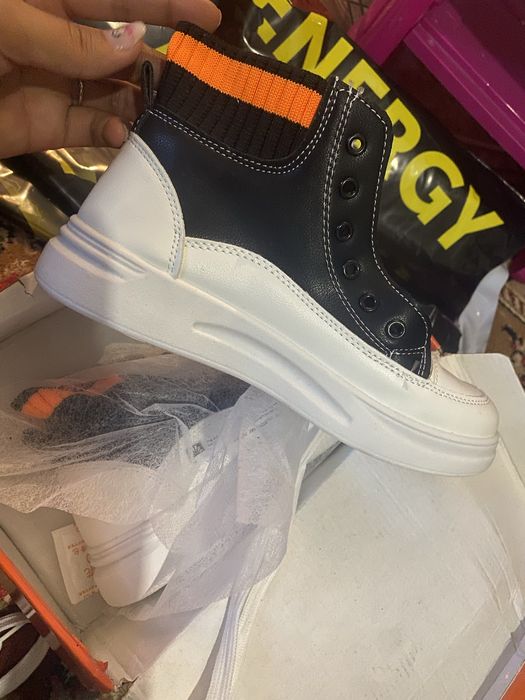 Кроссы размер 36.37