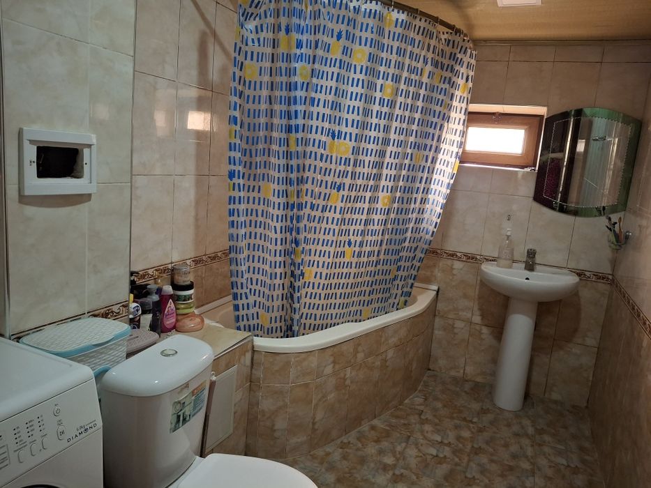 5 мкр 4 хонали 2 этаж дом сотилади