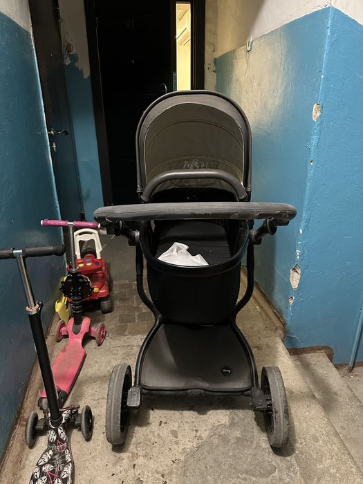 Коляска 2 в 1 люлька и прогулочная