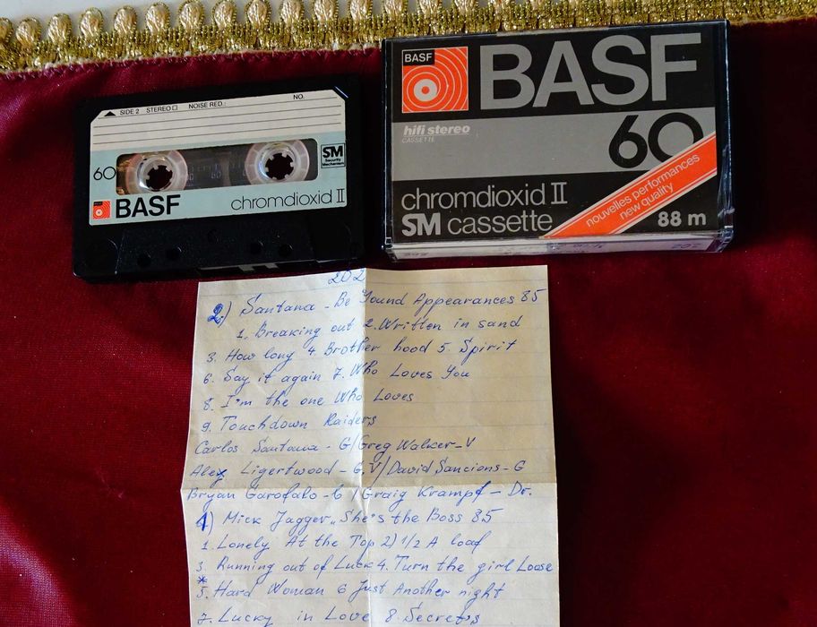BASF аудиокасета със Santana и Mick Jagger.