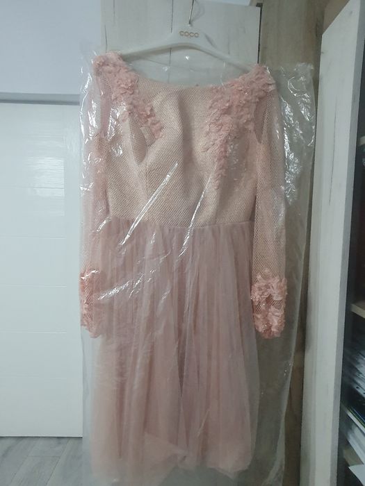 Vând rochie noua  eleganta