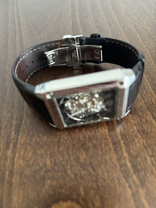 Часовник FESTINA