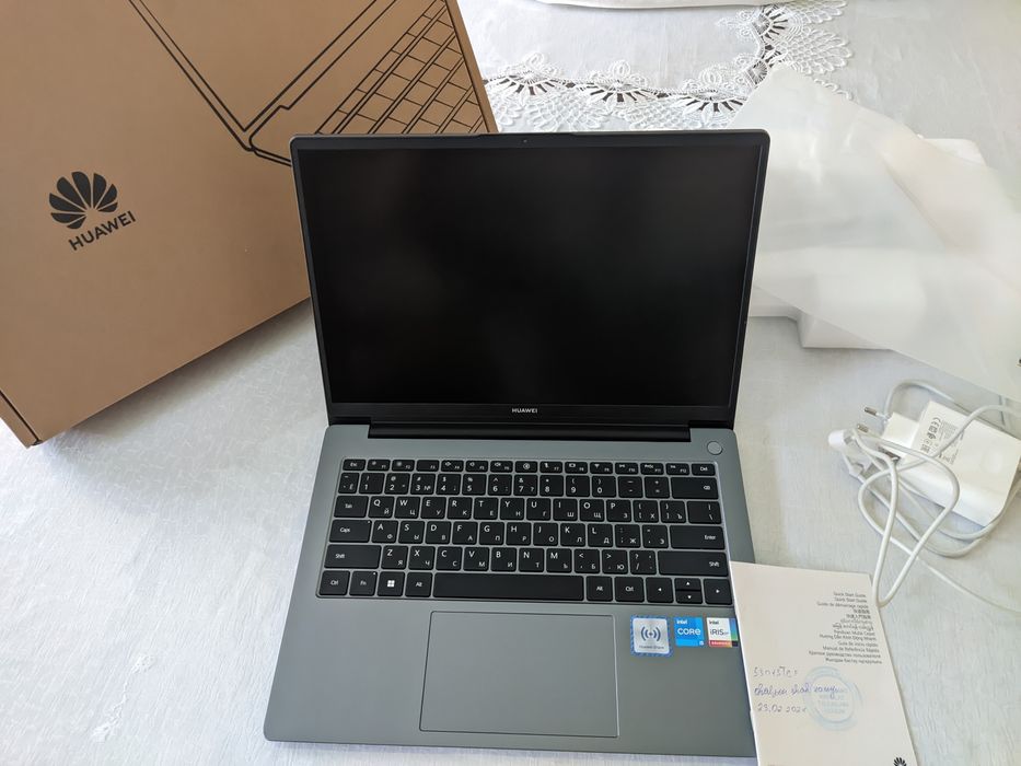 Huawei MateBook D14 (2023) / Core i5 1240P