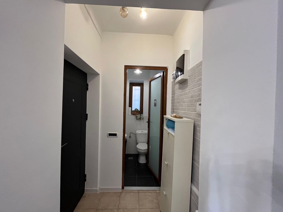 Vand apartament demisol, zona eminescu, proprietar