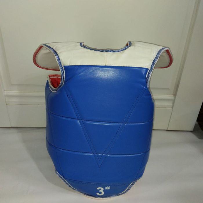 Двухсторонние жилеты для тхэквондо